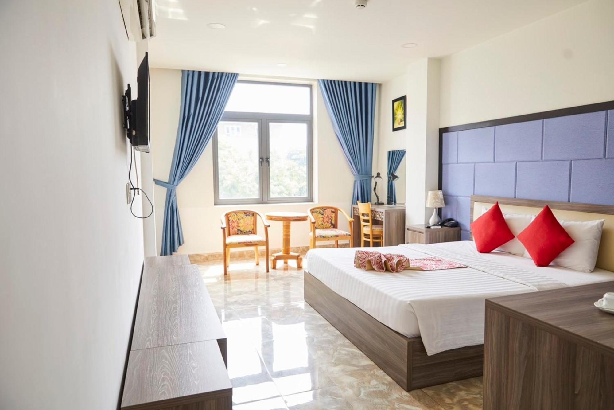 Khang Thinh Hotel Long Thanh Esterno foto