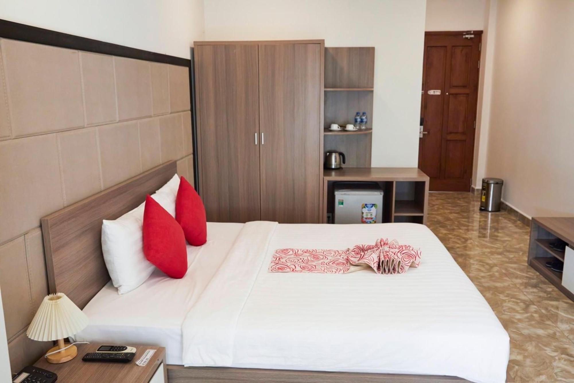 Khang Thinh Hotel Long Thanh Esterno foto