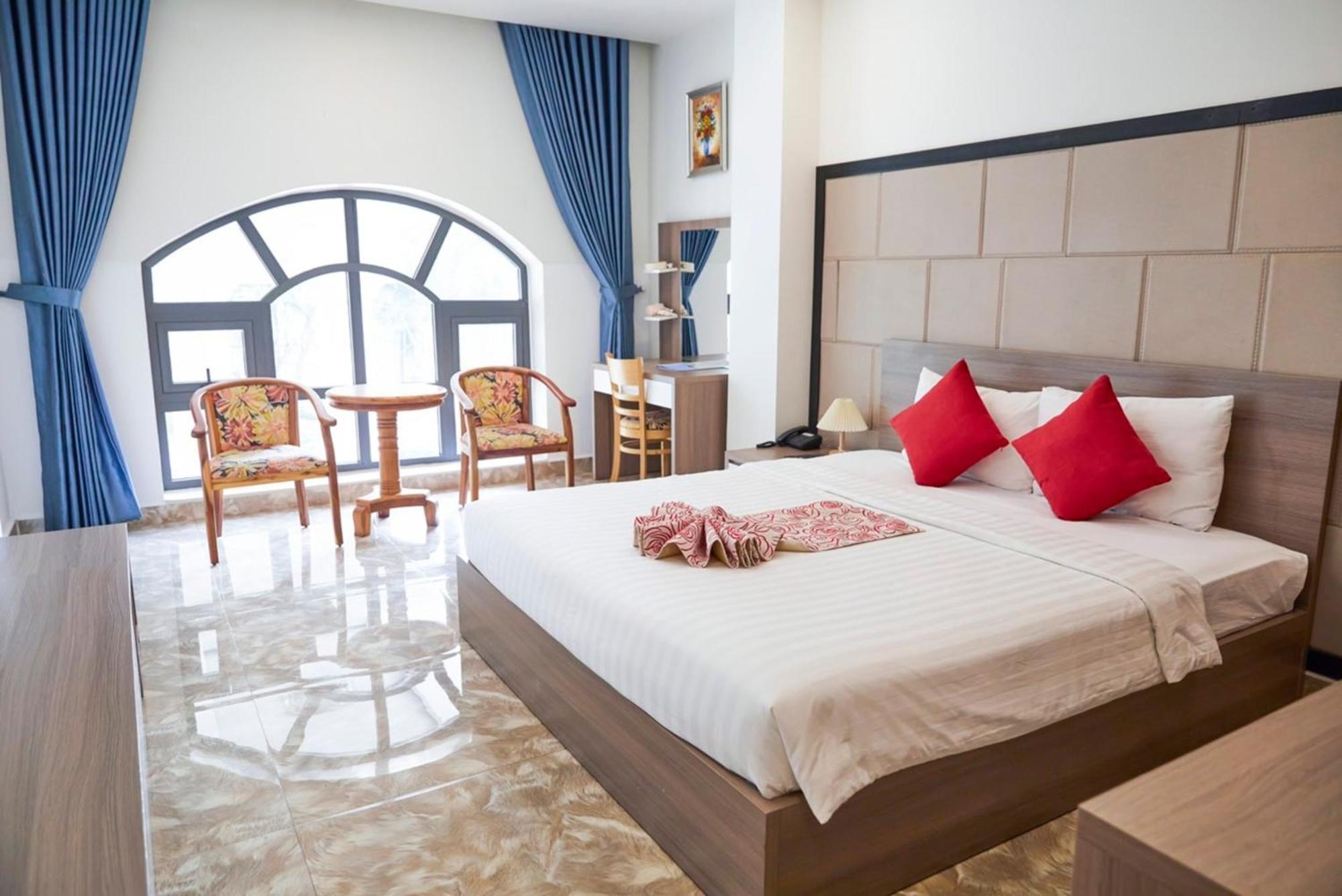 Khang Thinh Hotel Long Thanh Esterno foto
